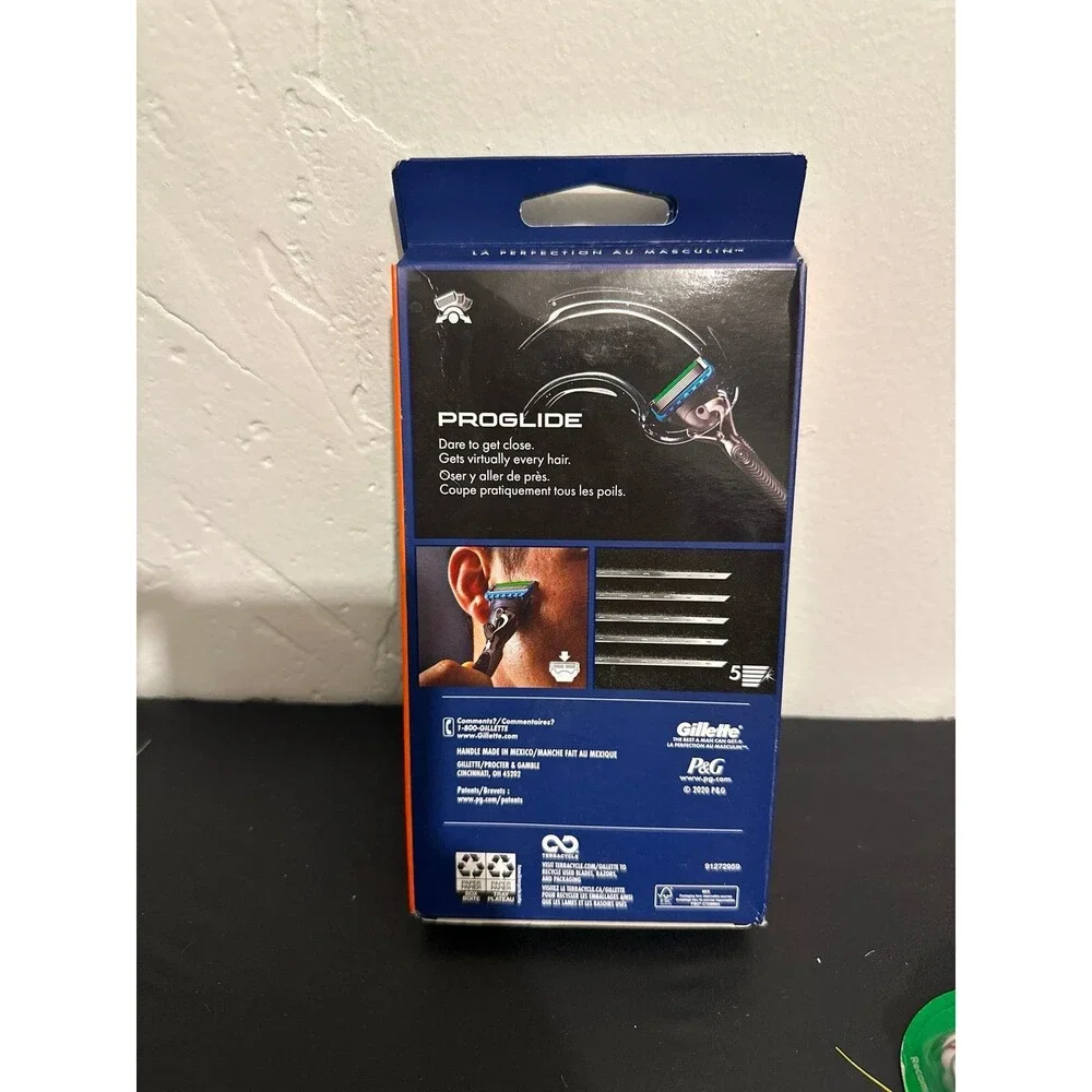 Gillette ProGlide Razor - Precision Blades for a Smooth, Comfortable Shave